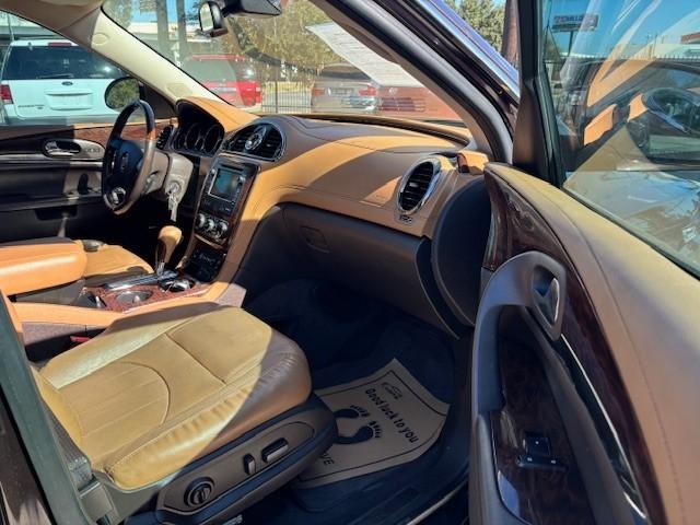 Buick Enclave Vehicle Image 21