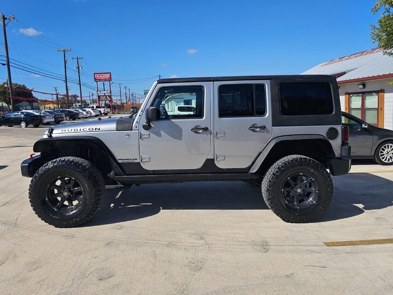 Jeep Wrangler Unlimited Vehicle Full-screen Gallery Image 02