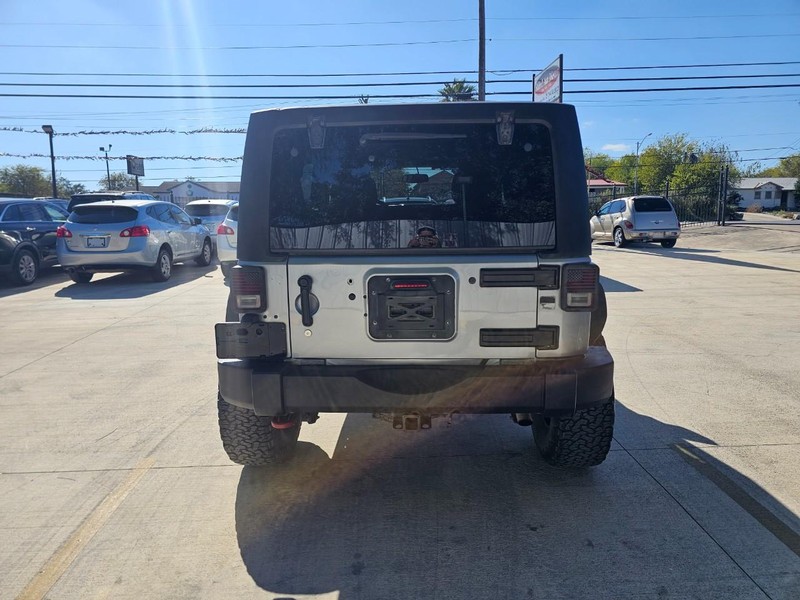 Jeep Wrangler Unlimited Vehicle Full-screen Gallery Image 04