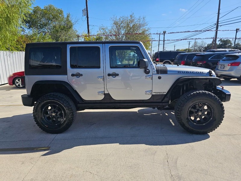 Jeep Wrangler Unlimited Vehicle Full-screen Gallery Image 07