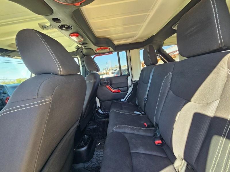 Jeep Wrangler Unlimited Vehicle Full-screen Gallery Image 13