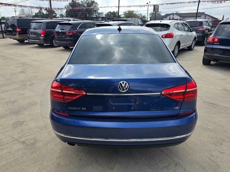 Volkswagen Passat Vehicle Image 04