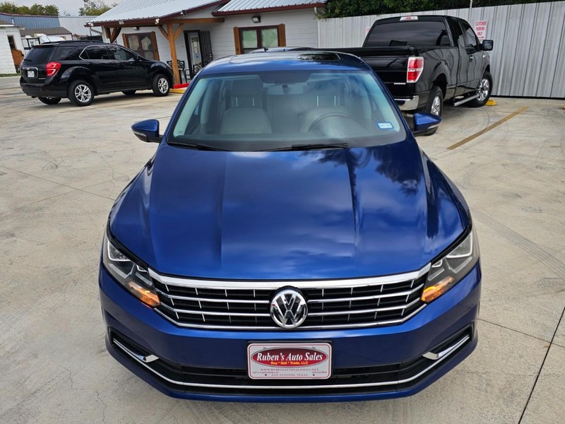 Volkswagen Passat Vehicle Image 10