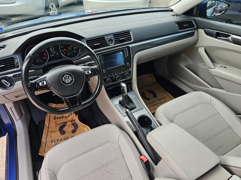 Volkswagen Passat Vehicle Image 15