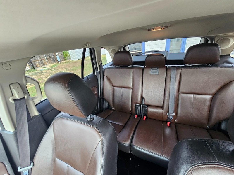 Ford Edge Vehicle Image 14