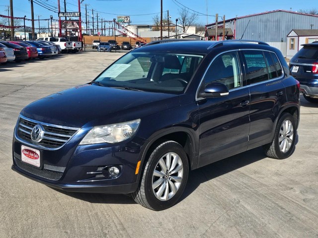 2011 Volkswagen Tiguan SE's photo