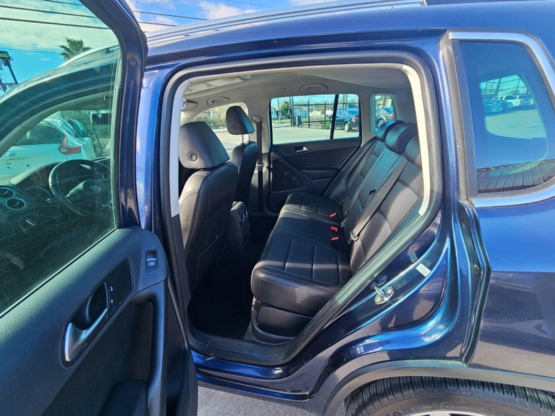 Volkswagen Tiguan Vehicle Image 13