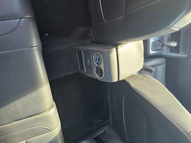 Volkswagen Tiguan Vehicle Image 16