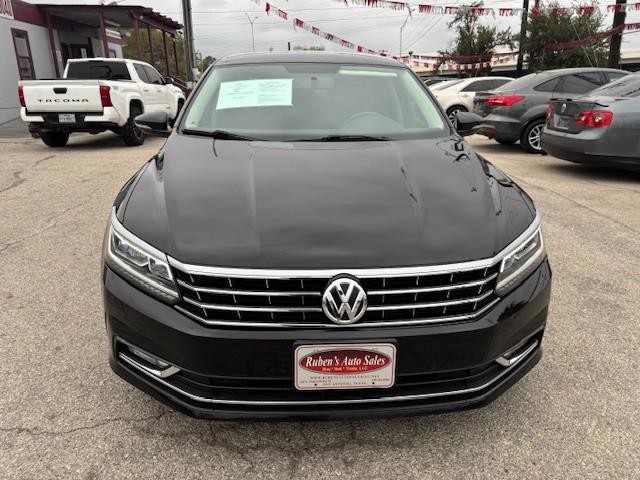 Volkswagen Passat Vehicle Image 08