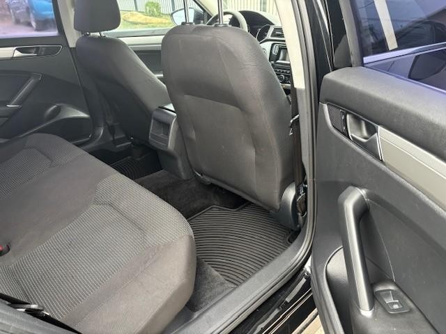 Volkswagen Passat Vehicle Image 15