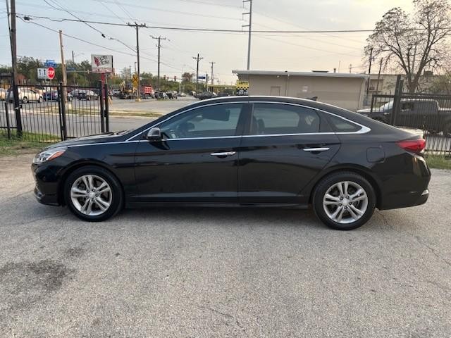 Hyundai Sonata Vehicle Image 02