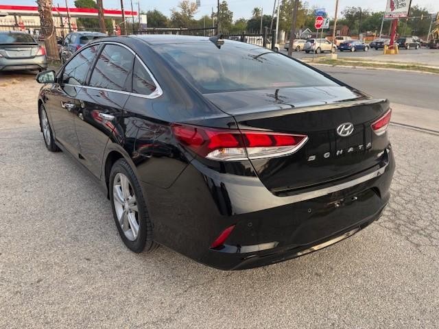 2018 Hyundai Sonata Limited photo 2