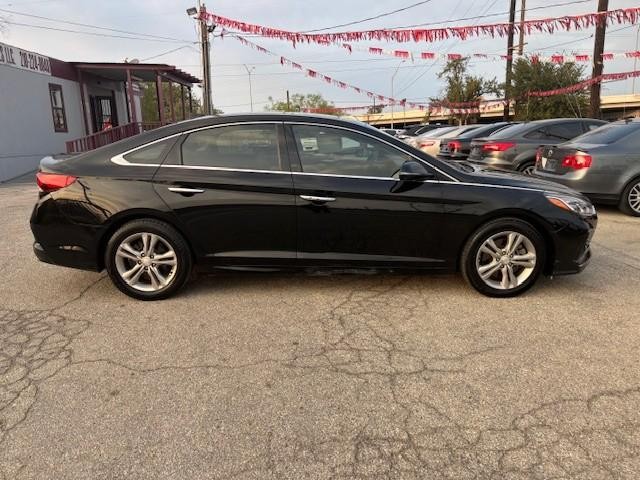 Hyundai Sonata Vehicle Image 06