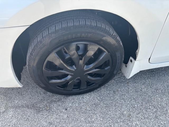 Nissan Altima Vehicle Image 09