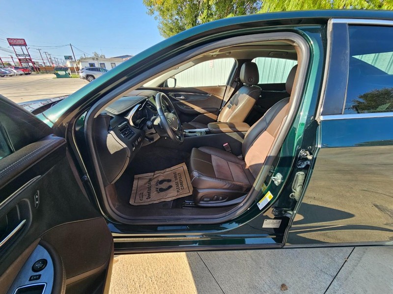 Chevrolet Impala Vehicle Full-screen Gallery Image 09