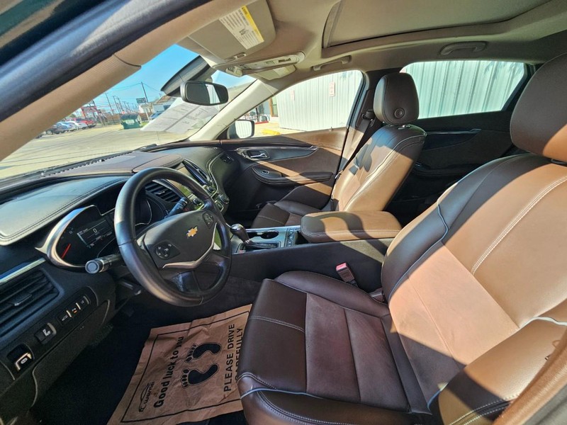 Chevrolet Impala Vehicle Full-screen Gallery Image 10