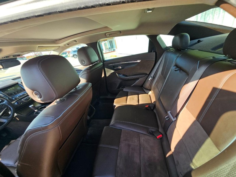 Chevrolet Impala Vehicle Full-screen Gallery Image 12