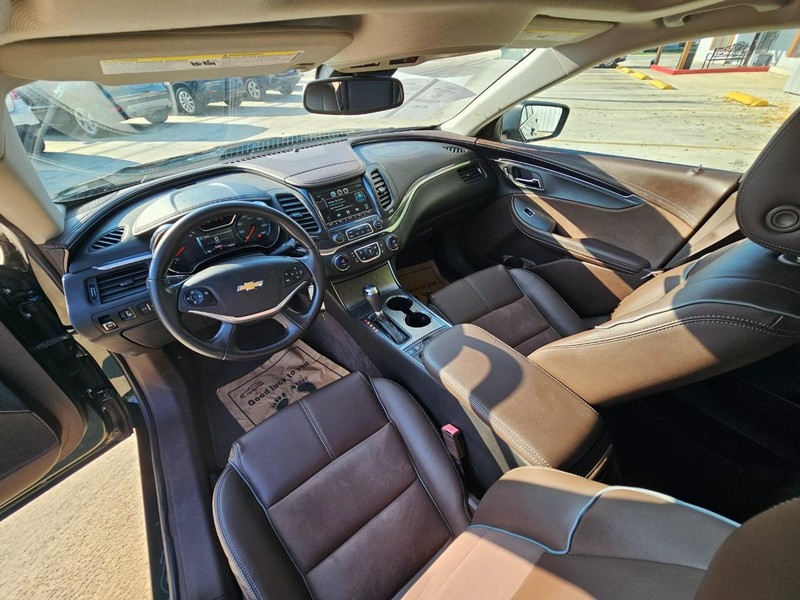 Chevrolet Impala Vehicle Full-screen Gallery Image 13
