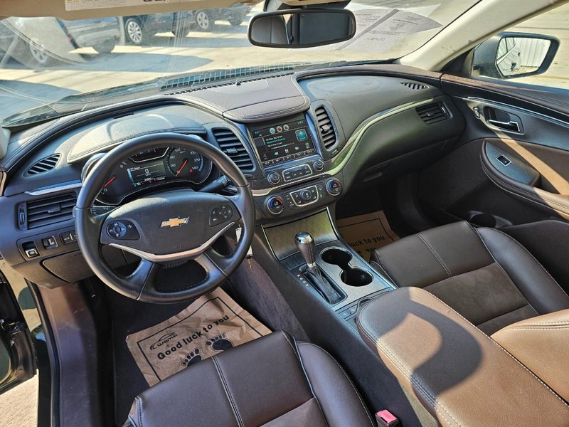 Chevrolet Impala Vehicle Full-screen Gallery Image 14