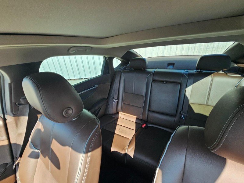 Chevrolet Impala Vehicle Full-screen Gallery Image 15