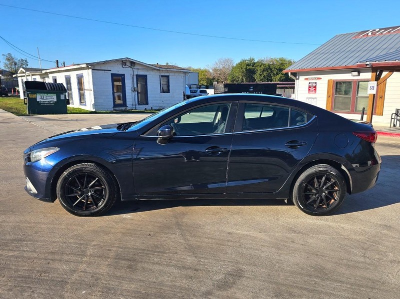 Mazda Mazda3 Sedan Vehicle Full-screen Gallery Image 02