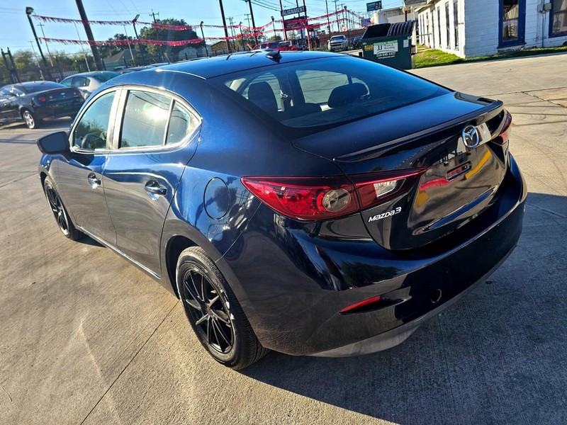 Mazda Mazda3 Sedan Vehicle Full-screen Gallery Image 03