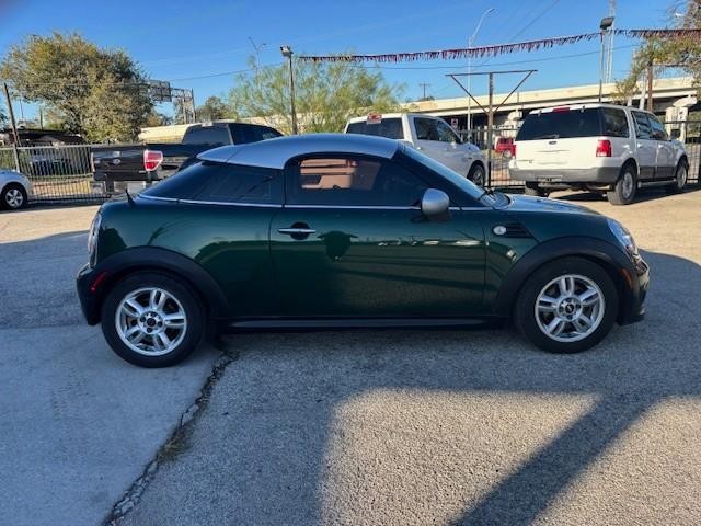 MINI Cooper Coupe Vehicle Image 06