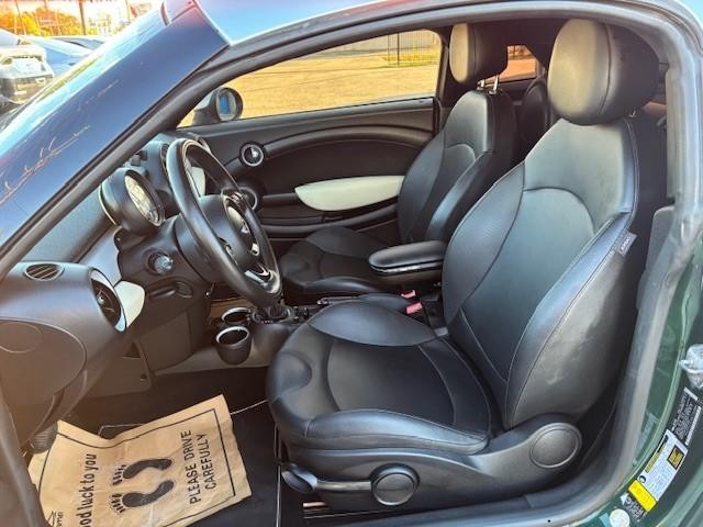 MINI Cooper Coupe Vehicle Image 11