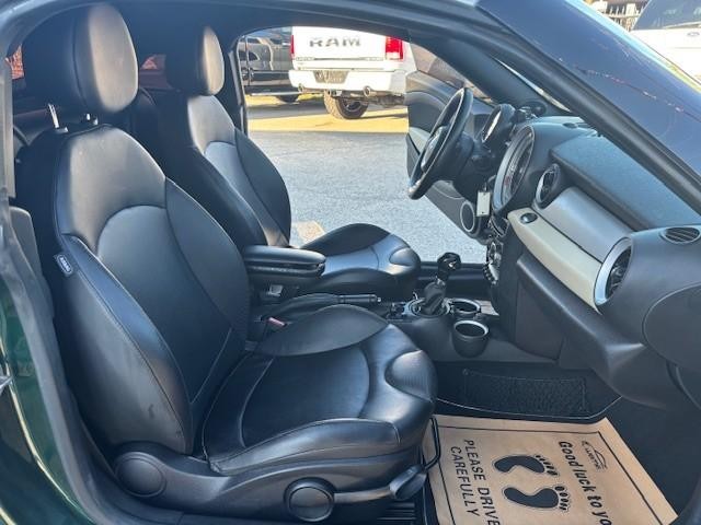 MINI Cooper Coupe Vehicle Image 15