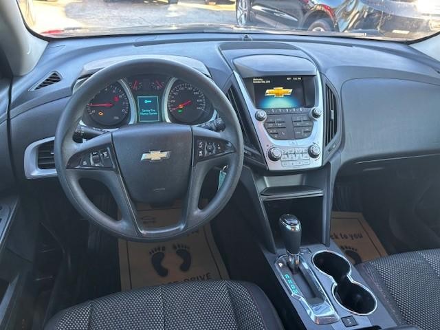 Chevrolet Equinox Vehicle Full-screen Gallery Image 12