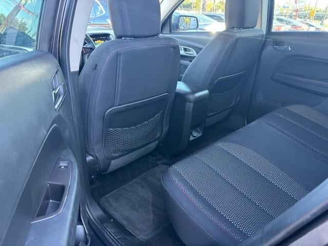 Chevrolet Equinox Vehicle Full-screen Gallery Image 13