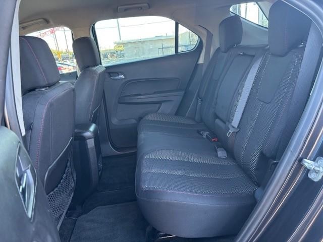 Chevrolet Equinox Vehicle Full-screen Gallery Image 14