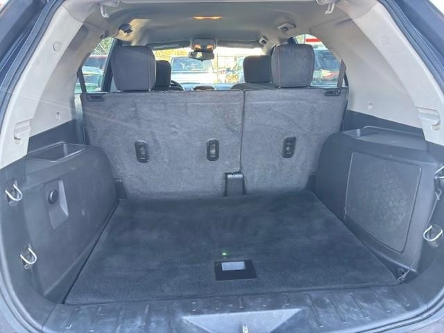 Chevrolet Equinox Vehicle Full-screen Gallery Image 19
