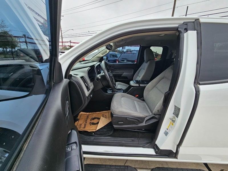 Chevrolet Colorado Vehicle Full-screen Gallery Image 09