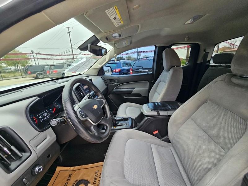 Chevrolet Colorado Vehicle Full-screen Gallery Image 10