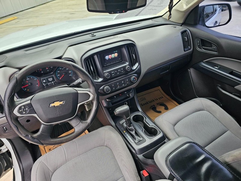Chevrolet Colorado Vehicle Full-screen Gallery Image 13