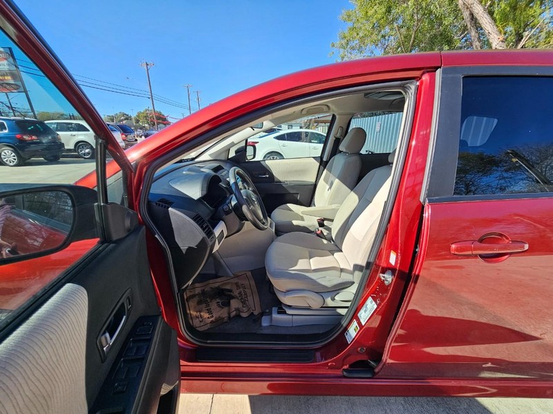 Mazda MAZDA5 Vehicle Image 10