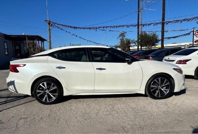 Nissan Maxima Vehicle Image 06