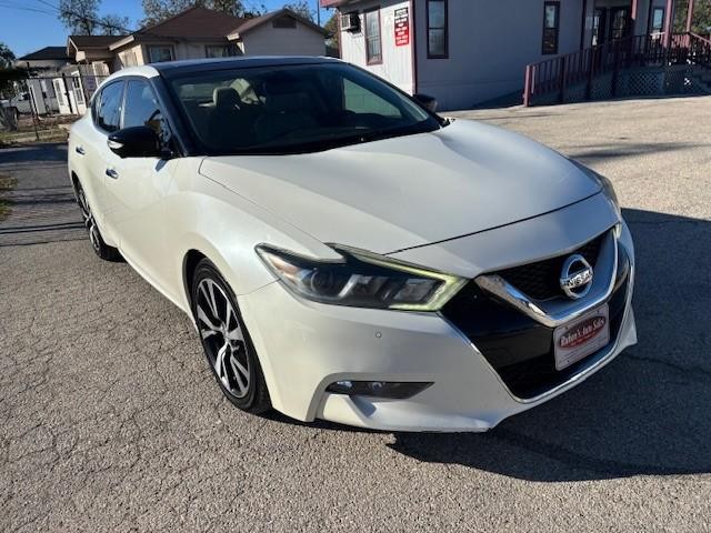 Nissan Maxima Vehicle Image 07