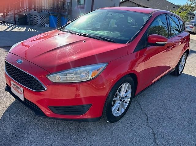 2015 Ford Focus SE's photo