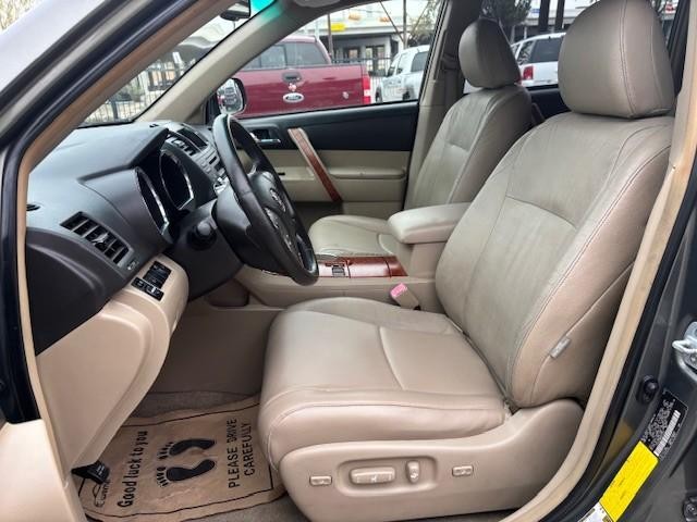 Toyota Highlander Vehicle Image 11