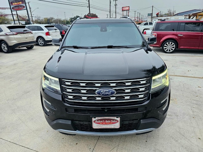 Ford Explorer Vehicle Image 10