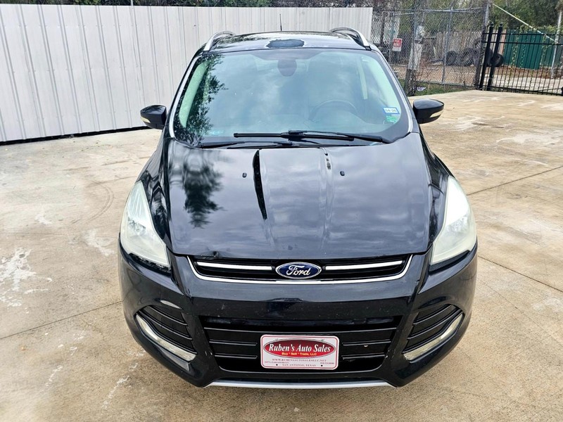 Ford Escape Vehicle Full-screen Gallery Image 08