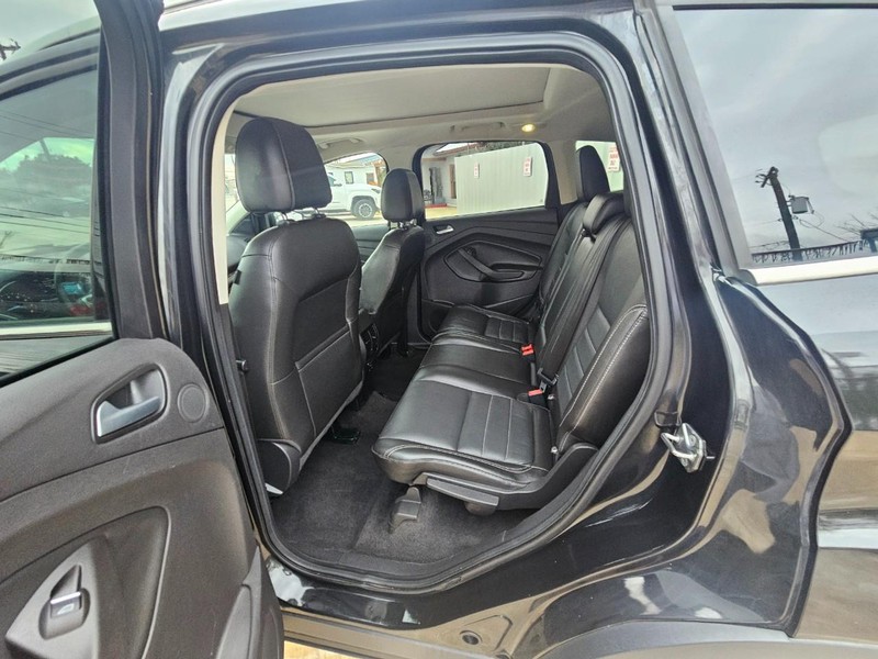 Ford Escape Vehicle Full-screen Gallery Image 11