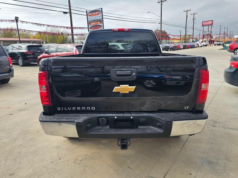 Chevrolet Silverado 1500 Vehicle Image 04