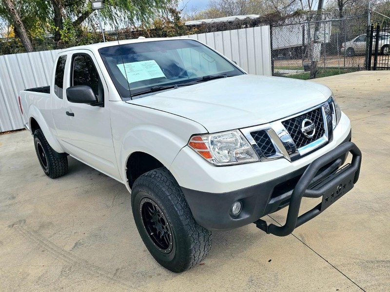 Nissan Frontier Vehicle Image 07