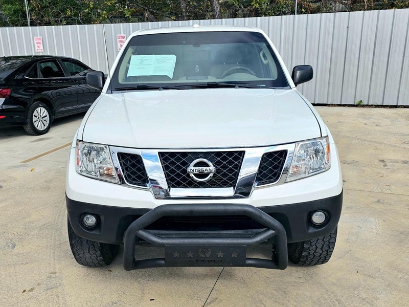 Nissan Frontier Vehicle Image 08