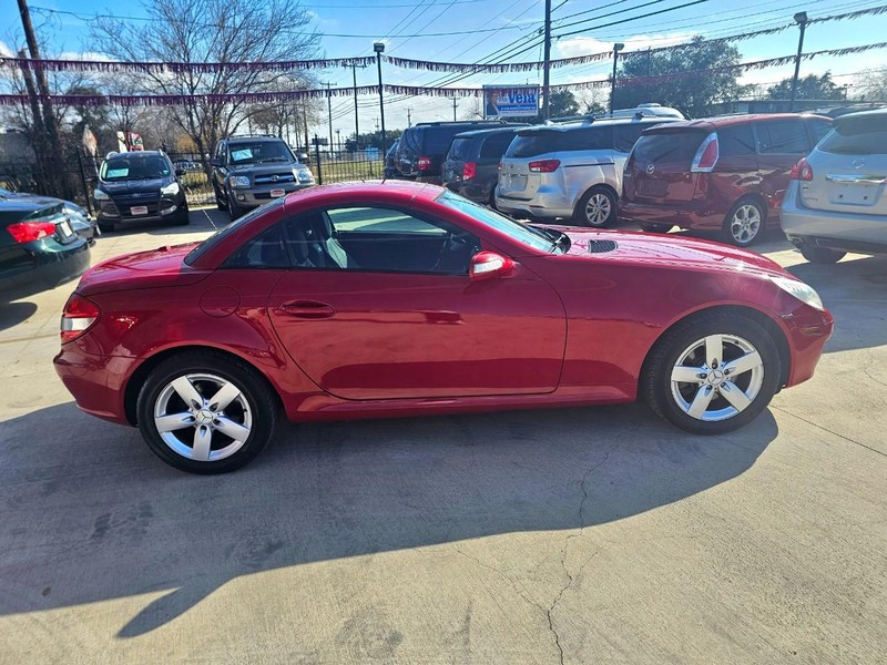 Mercedes-Benz SLK-Class Vehicle Image 06