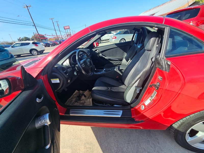 Mercedes-Benz SLK-Class Vehicle Image 09