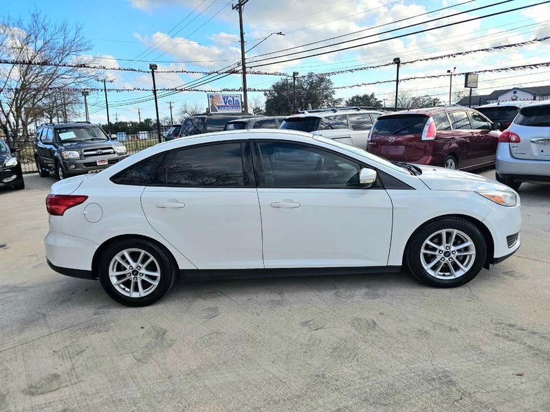 Ford Focus Vehicle Image 06